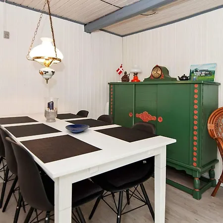 4 Person In Hébergement de vacances Hejls