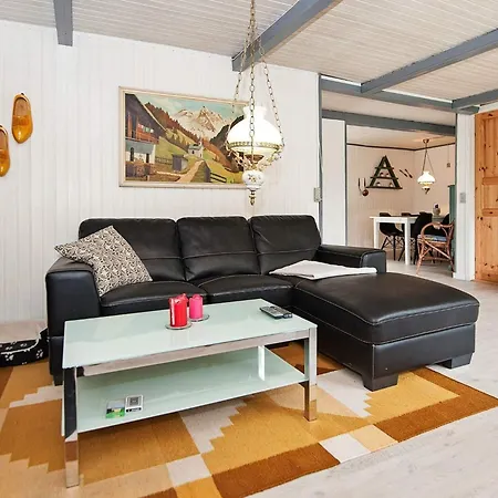 Holiday home 4 Person Holiday Home In Hejls-By Traum