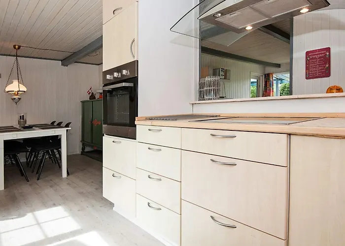 4 Person In Hejls-by Traum